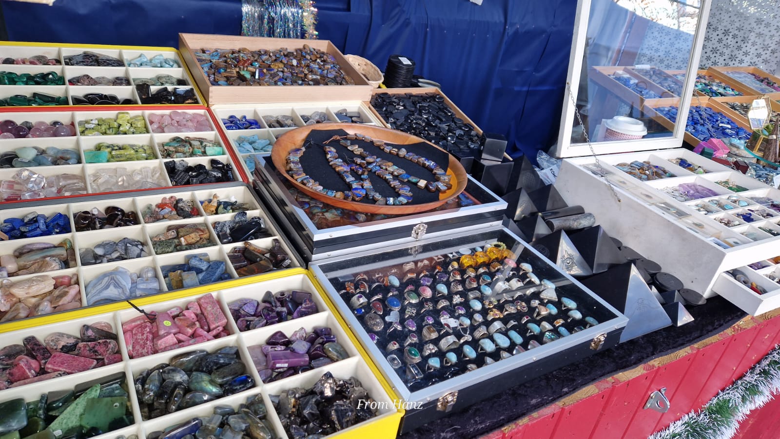 Weihnachtsmarkt Kempten 2022 - Edelsteine Opale Trommelsteine Handschmeichler Schutzsteine Ketten Sonderanfertigungen Schmuck Geschenke Schorer Hans